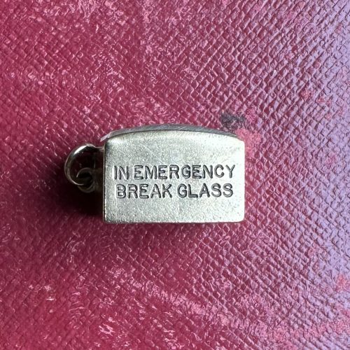 Vintage 9ct Gold One Pound Emergency Break Glass Pendant
