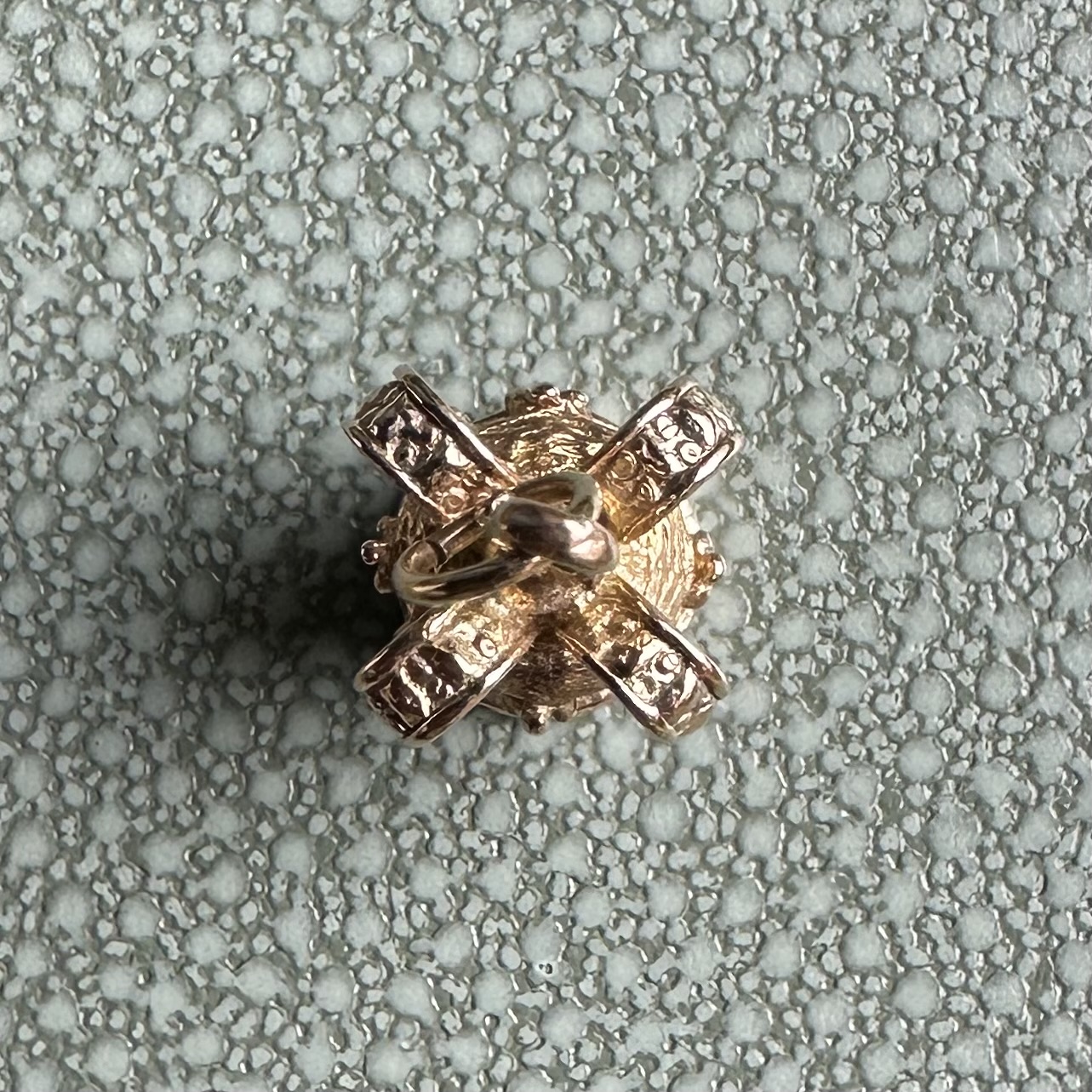 Vintage 9ct Gold Crown Charm - Image 7