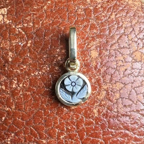 Forget Me Not Sardonyx & 14ct Gold Pendant