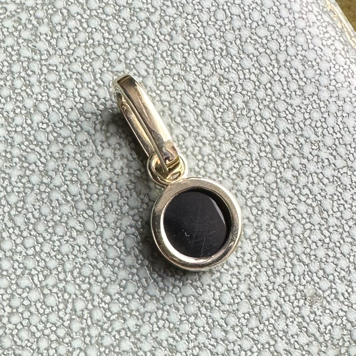 Forget Me Not Sardonyx & 14ct Gold Pendant - Image 6