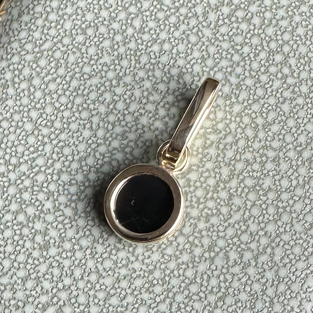 Forget Me Not Sardonyx & 14ct Gold Pendant - Image 7
