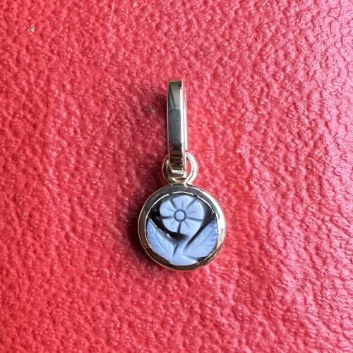 Forget Me Not Sardonyx & 14ct Gold Pendant