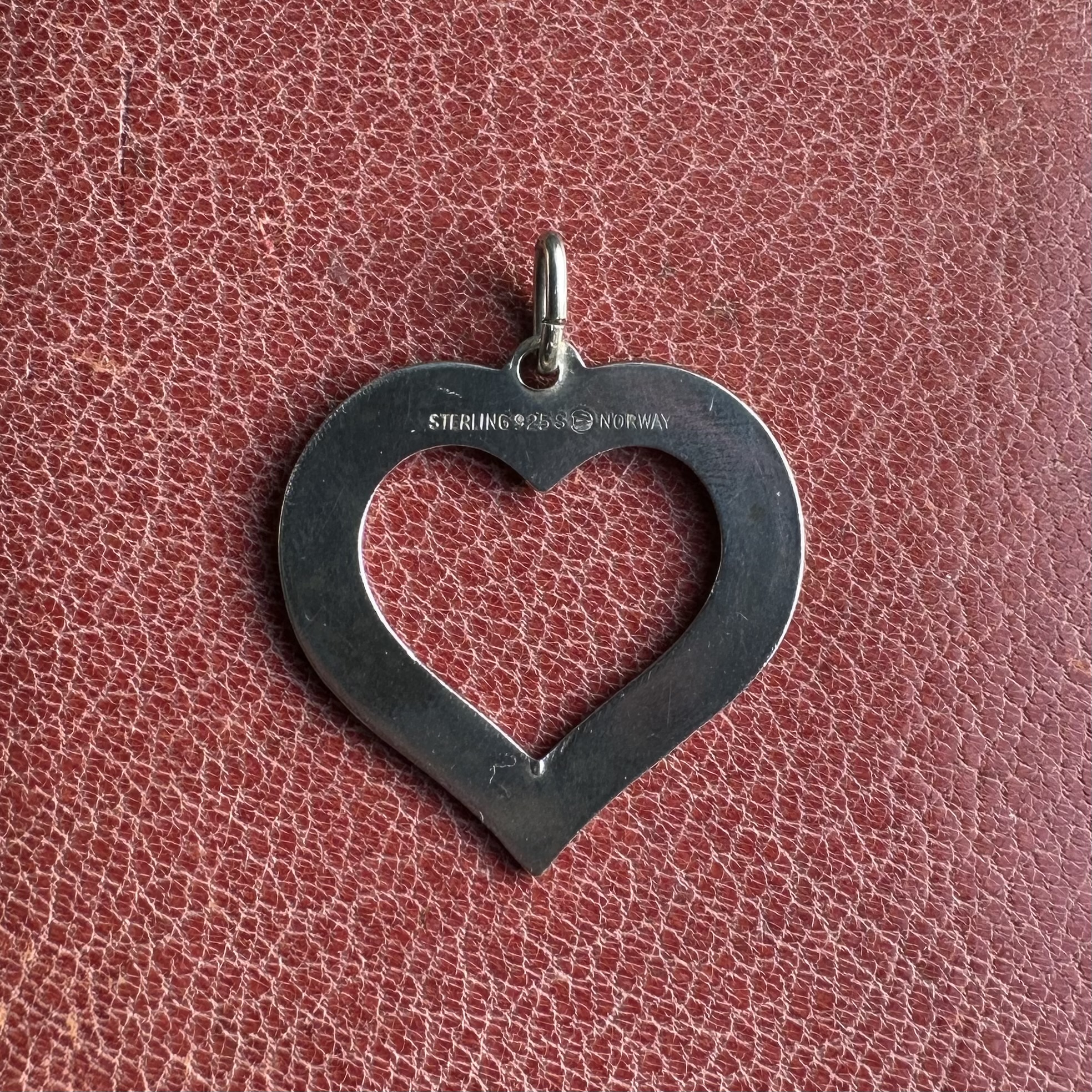 Vintage Norwegian Sterling Silver & Green Enamel Heart Pendant - Image 4