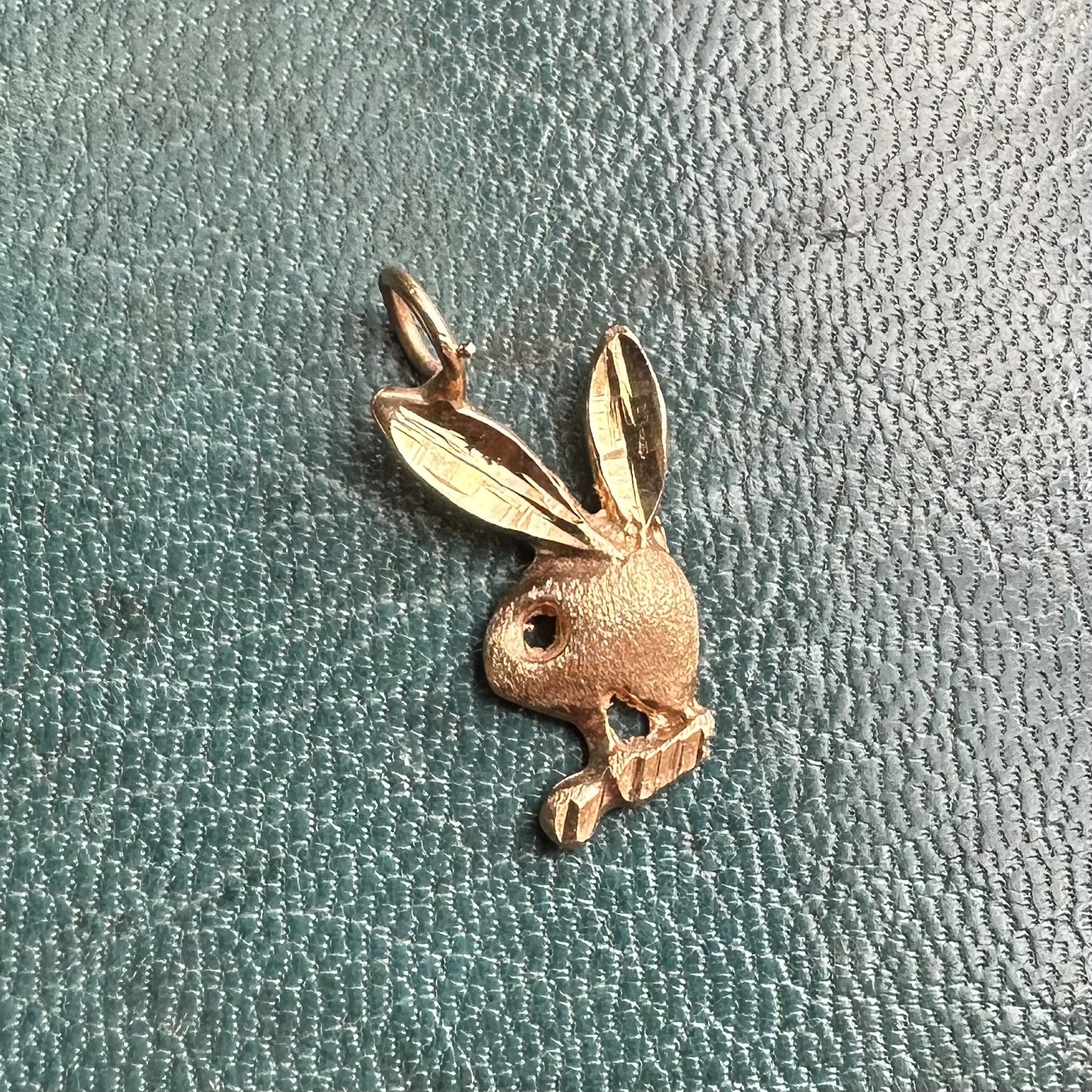 Vintage 14ct Gold Bunny Pendant - Image 2