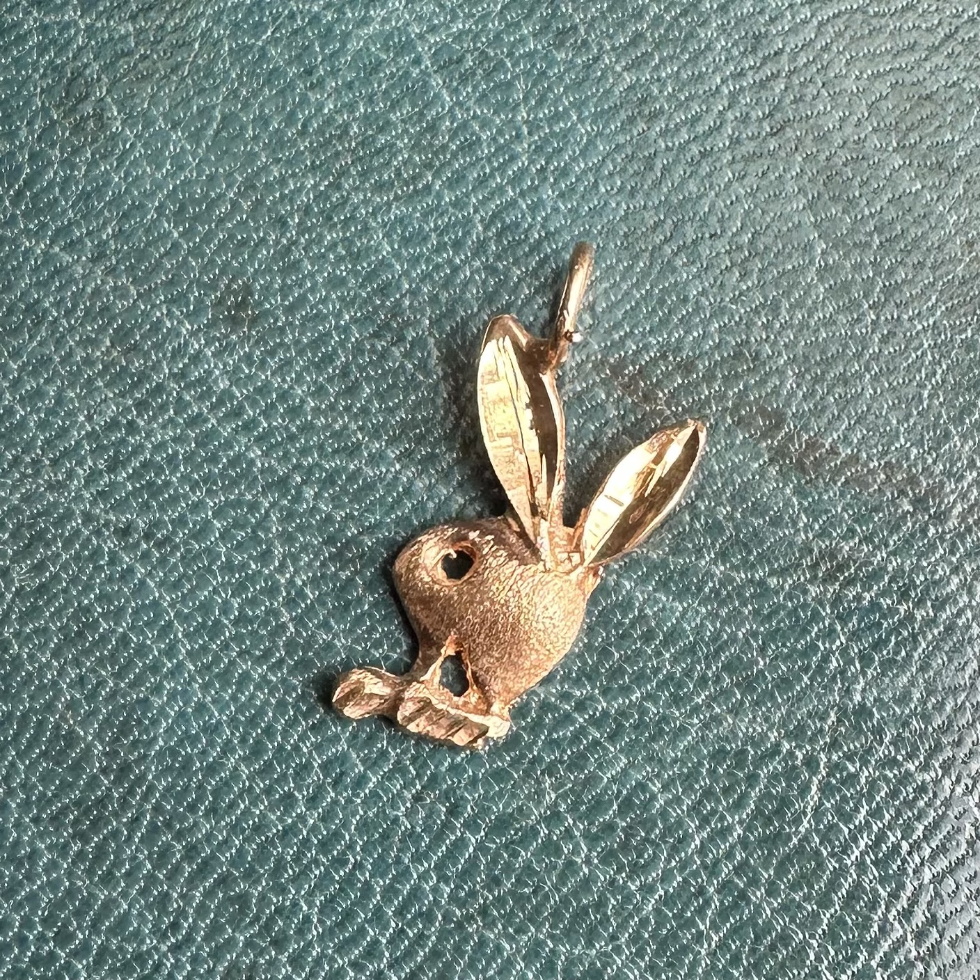 Vintage 14ct Gold Bunny Pendant - Image 3