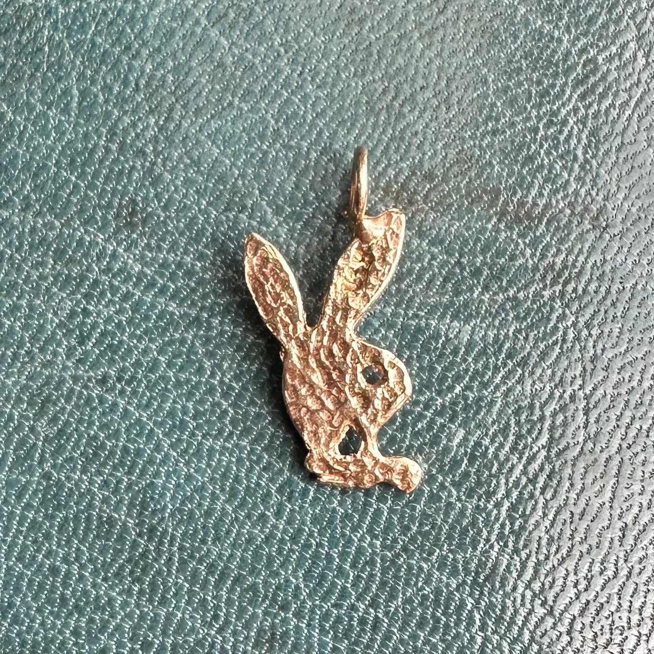 Vintage 14ct Gold Bunny Pendant - Image 4