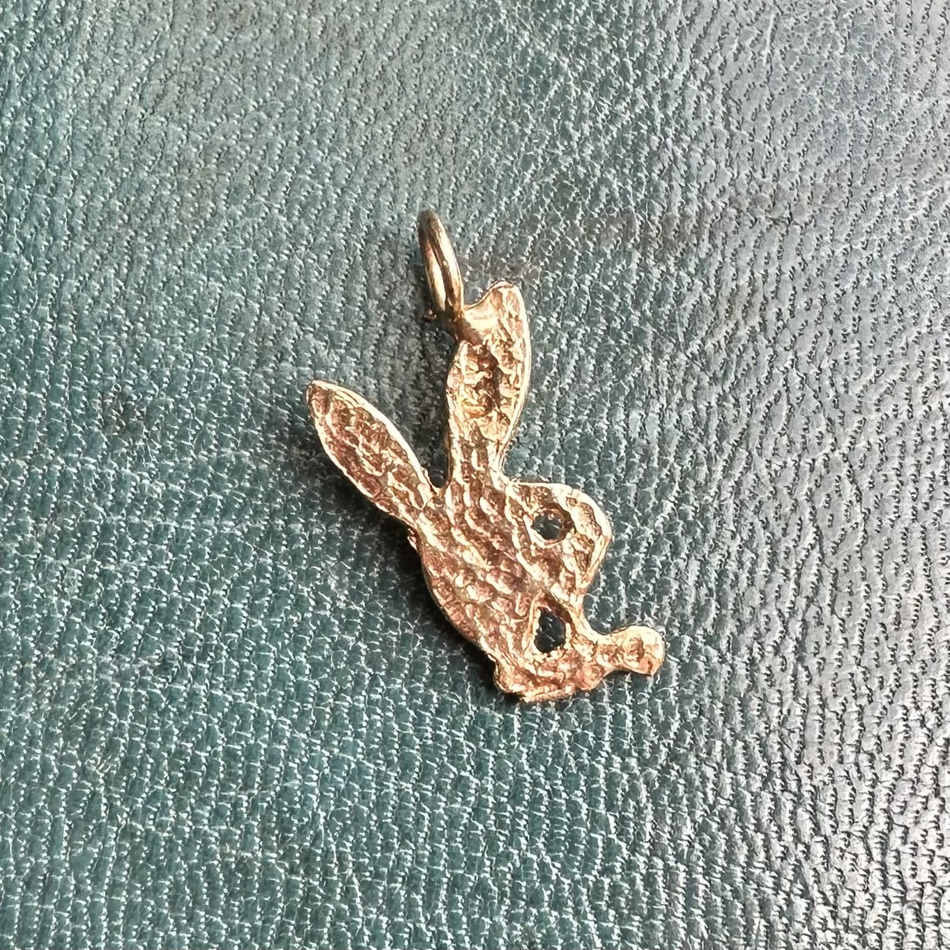 Vintage 14ct Gold Bunny Pendant - Image 5