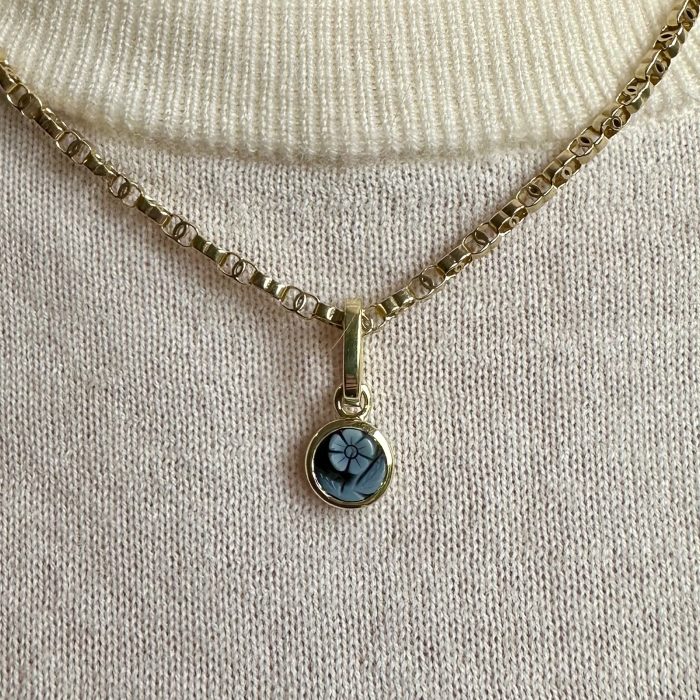 Forget Me Not Sardonyx & 14ct Gold Pendant - Image 8