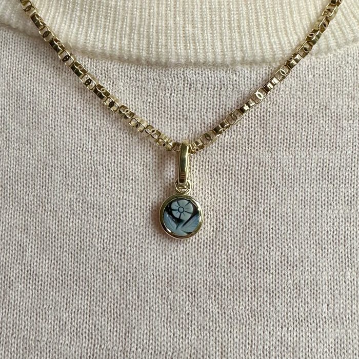 Forget Me Not Sardonyx & 14ct Gold Pendant - Image 8