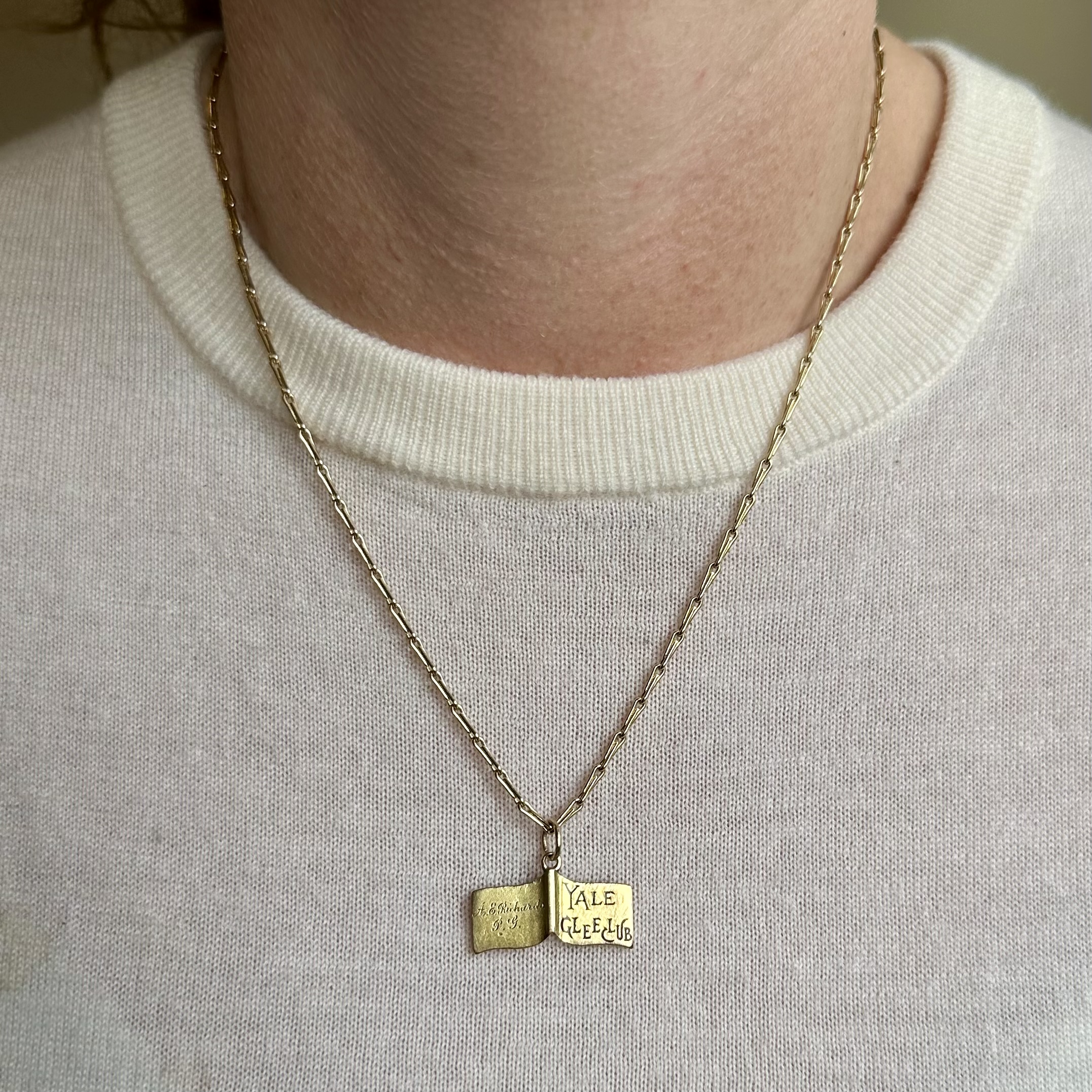 Vintage 15ct Gold & Enamel Yale Glee Club Pendant - Image 2