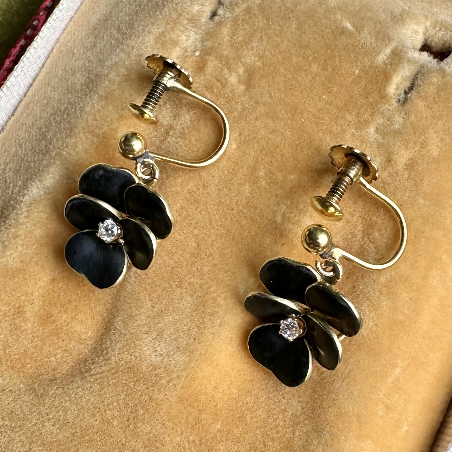 Victorian 18ct Gold, Black Enamel & Diamond Pansy Screw-back Earrings - Image 7