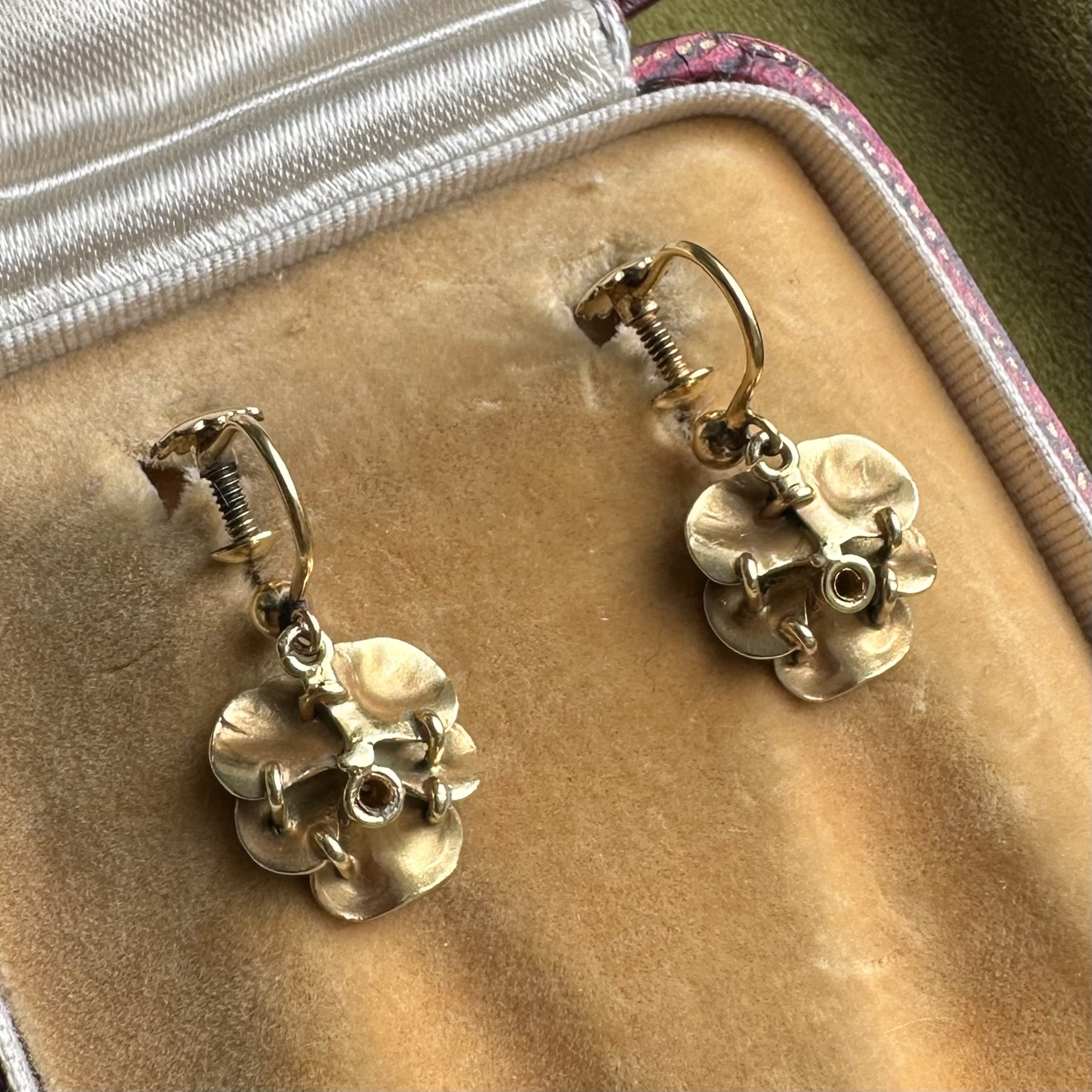 Victorian 18ct Gold, Black Enamel & Diamond Pansy Screw-back Earrings - Image 9